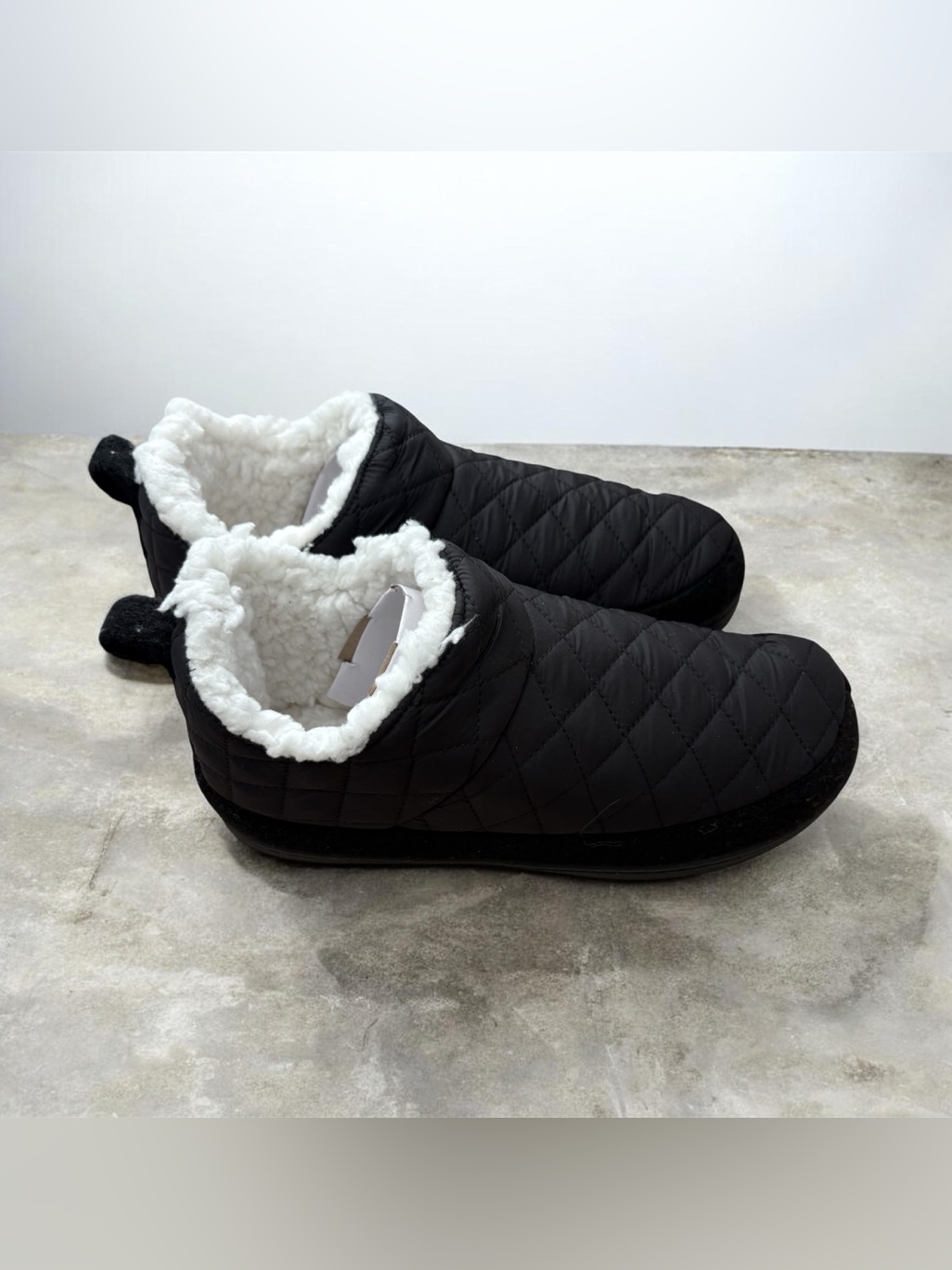 Women’s Black Quilted Slipper Boots With Sherpa Lining